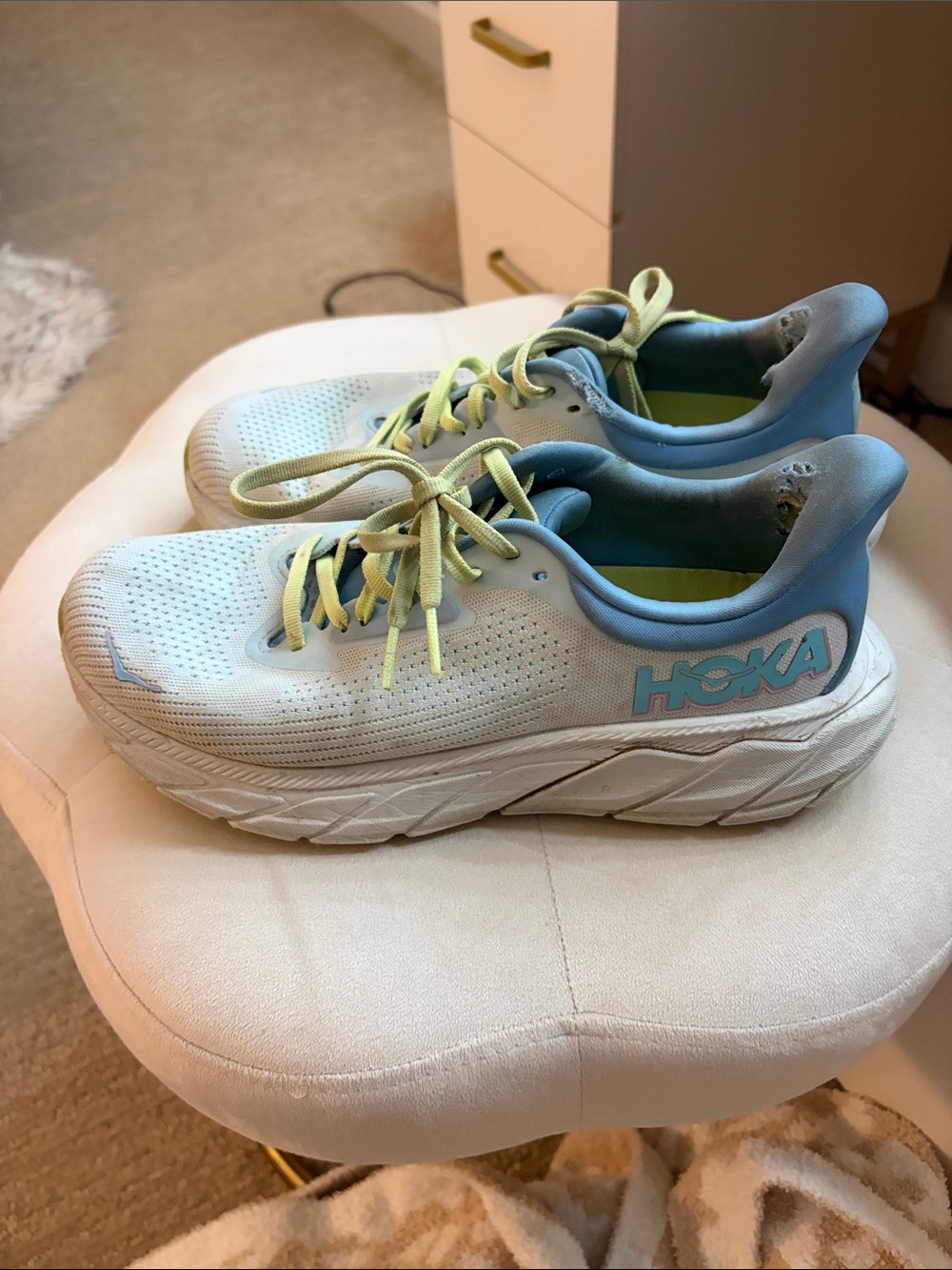 HOKA Clifton 9 Running Shoes size 8.5